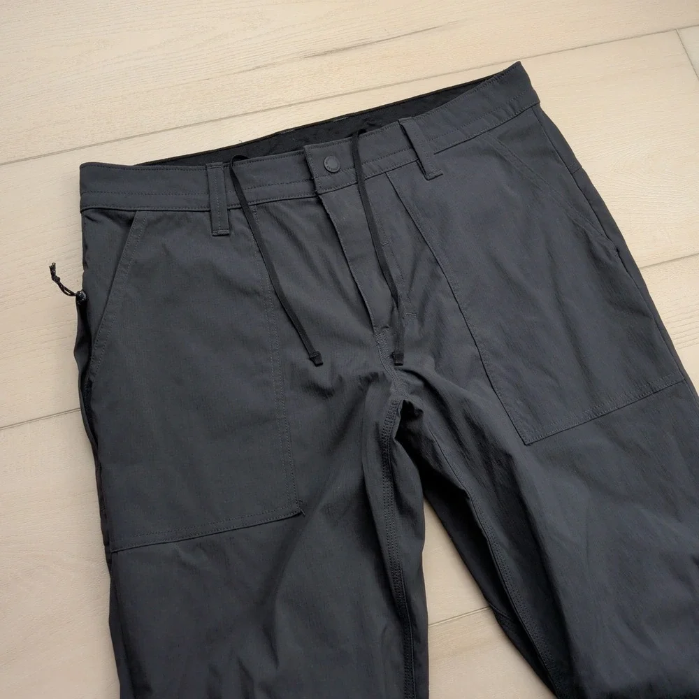 Mountain Hardwear Traxion Trail Pants Men 32x32 (Fits 32x31) Gray Hiking Ripstop